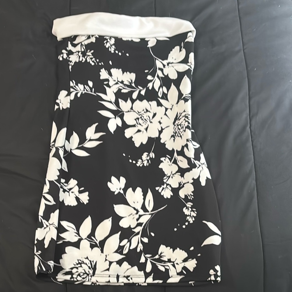 Windsor Floral Black and White Dress Size Small